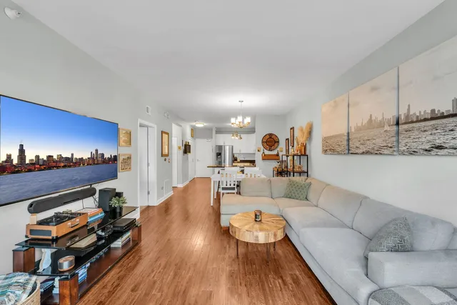 $275,000 | 1133 South State Street, Unit 403B, Chicago, IL 60605