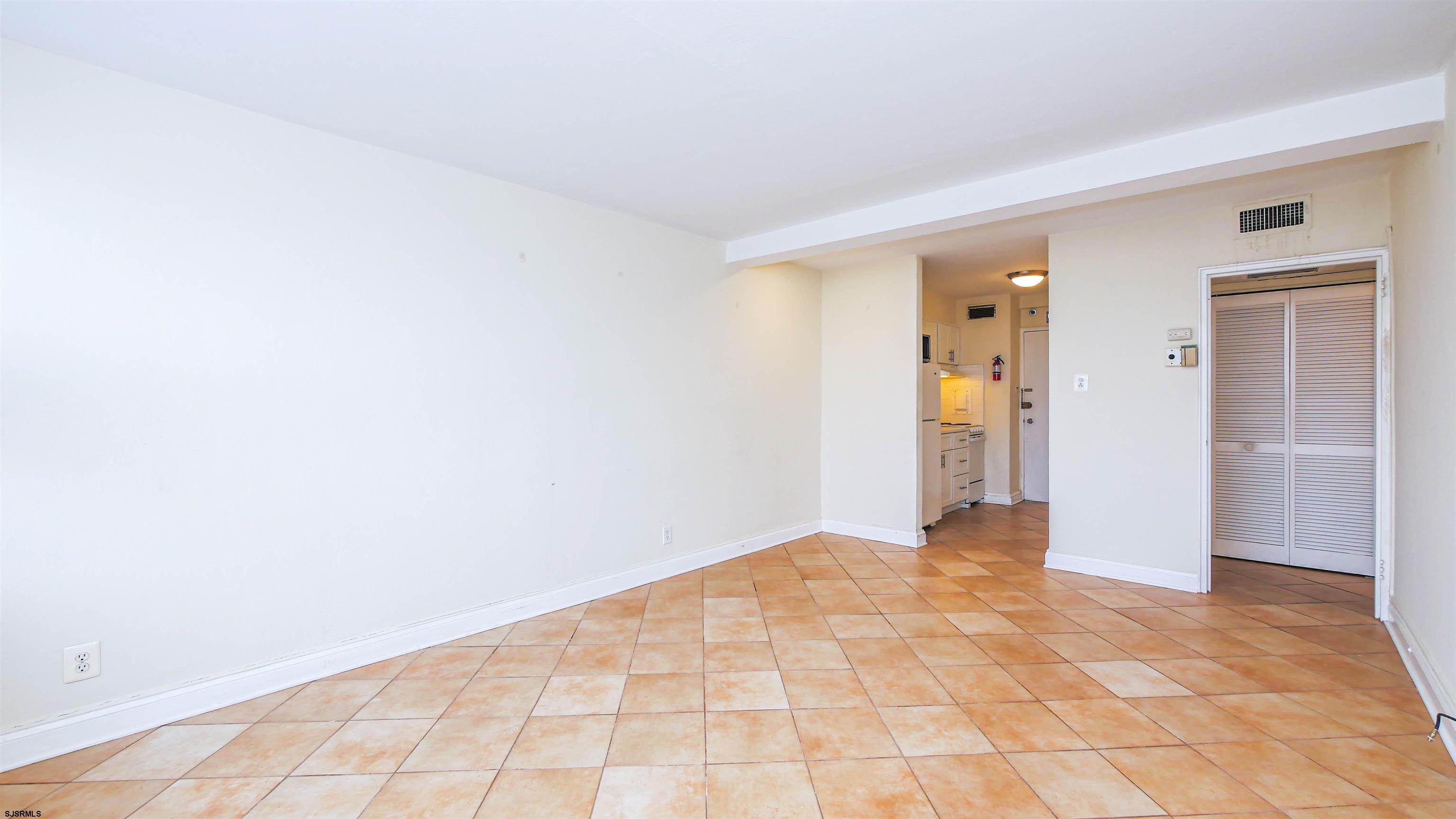 101 South Raleigh Avenue, Unit 521 Atlantic City, NJ 08401 - Photo 12 of 27 a view of an empty room