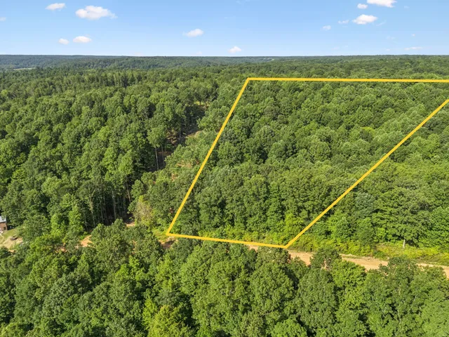 a view of a tennis court