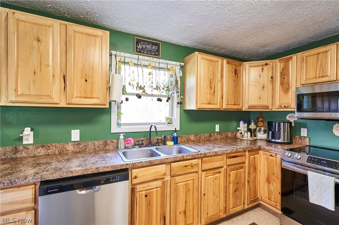 8742 Rohrer Road Orrville, OH 44667 - Photo 5 of 33