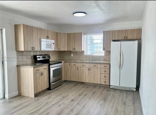 $2,350 | 3373 West 14th Court, Unit 1, Hialeah, FL 33012