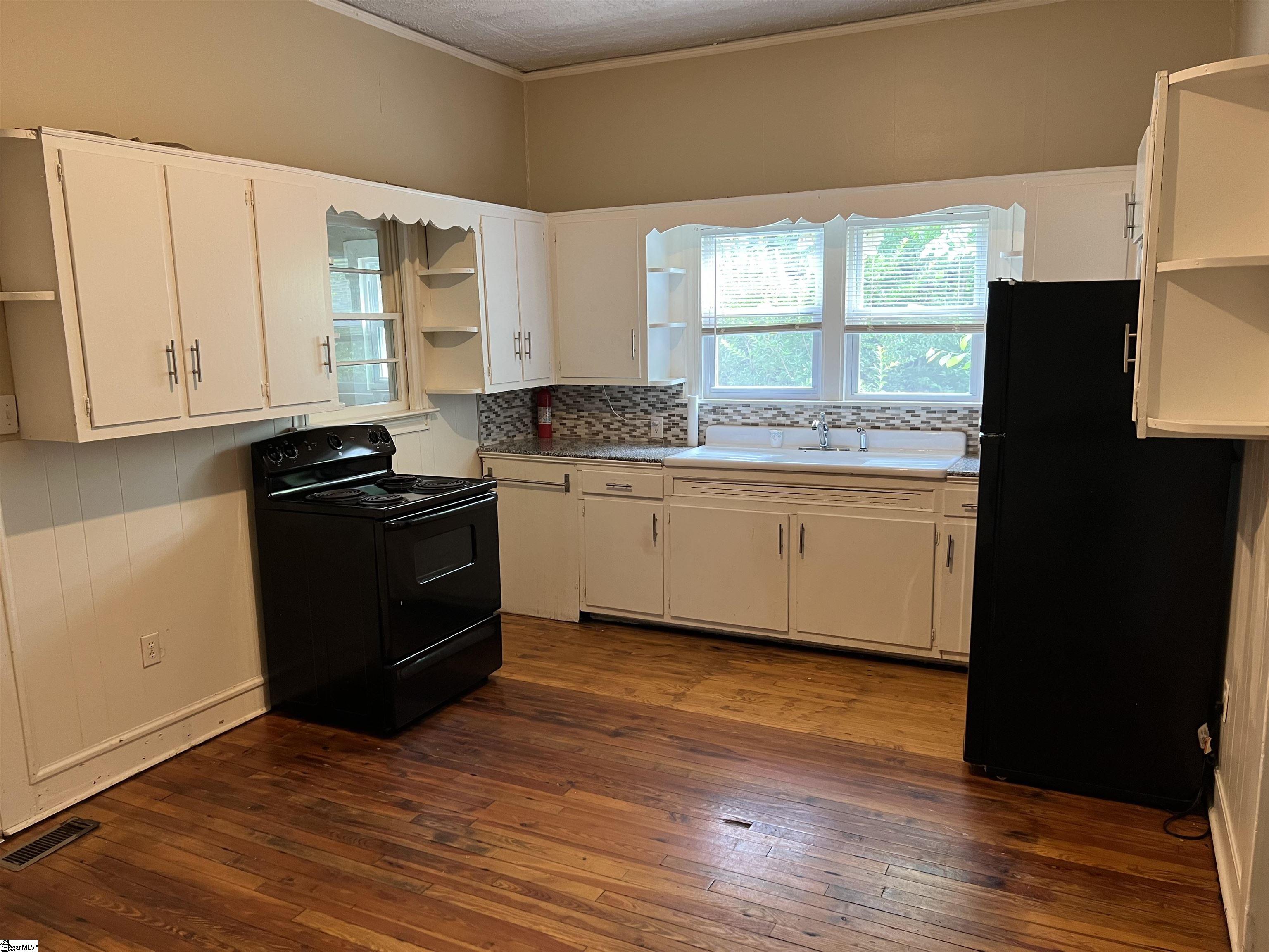 22 2nd Street Greenville, SC 29611 - Photo 6 of 16