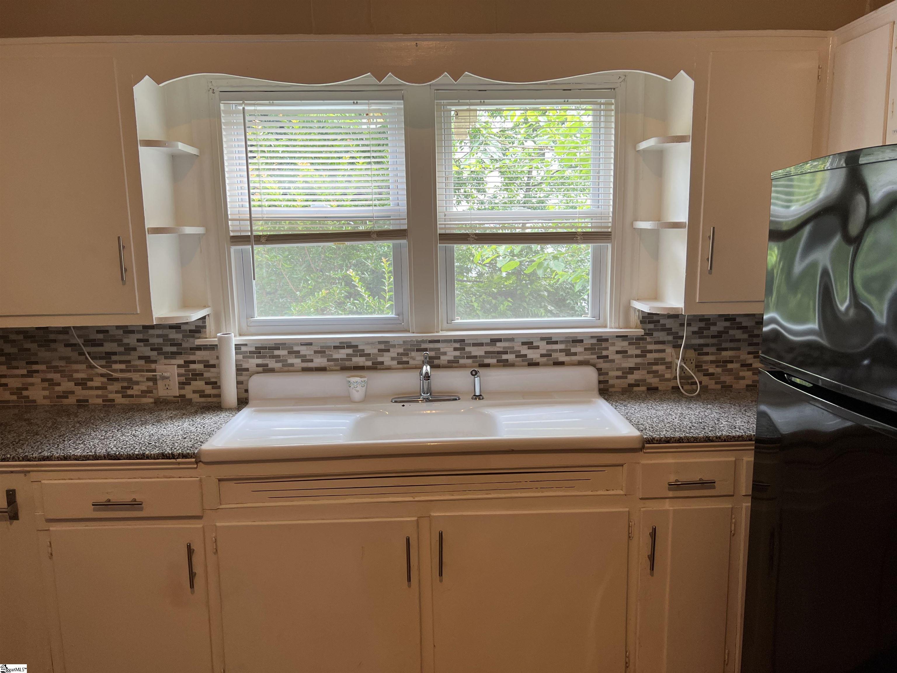 22 2nd Street Greenville, SC 29611 - Photo 8 of 16