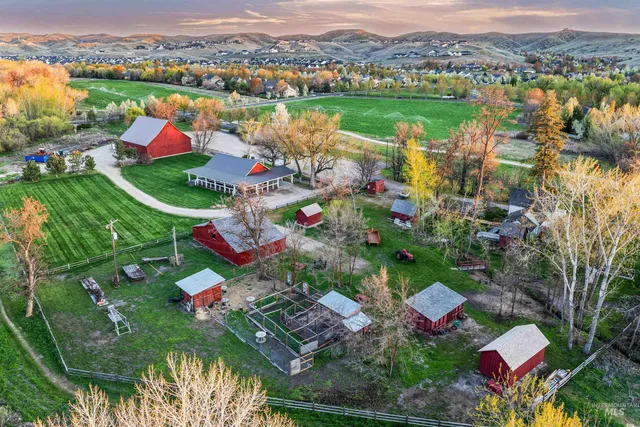 $659,900 | 12733 North 10th Avenue, Boise, ID 83714