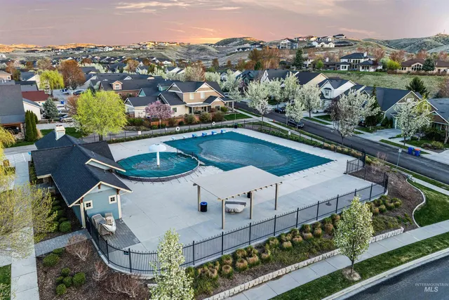 $659,900 | 12733 North 10th Avenue, Boise, ID 83714