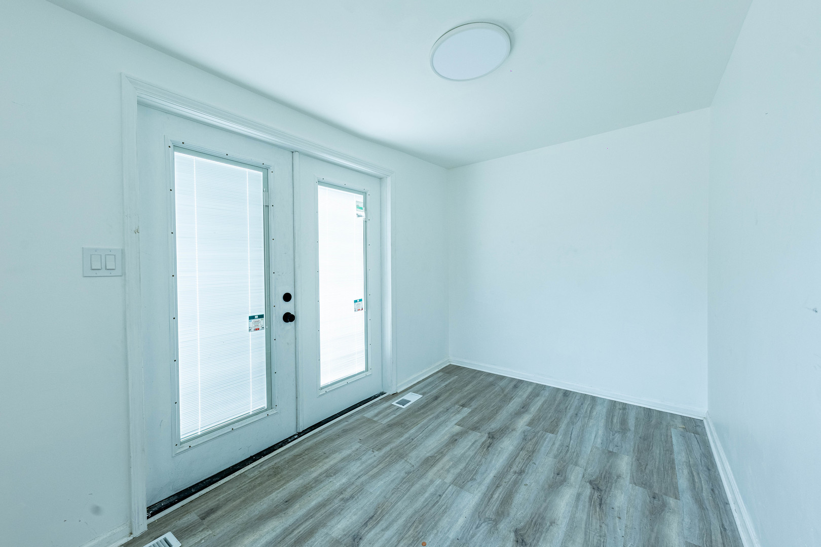 7601 South Rhodes Avenue Chicago, IL 60619 - Photo 13 of 32 Gallery Image 13