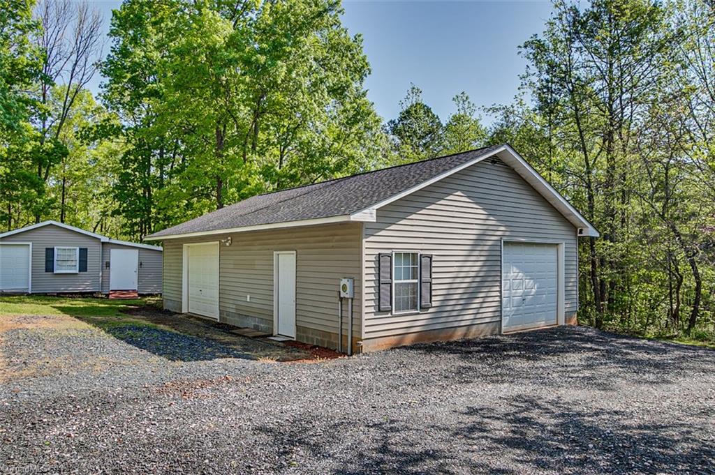 1613 Ross Wood Road Trinity, NC 27370 - Photo 4 of 29 Wired Workshop with Office