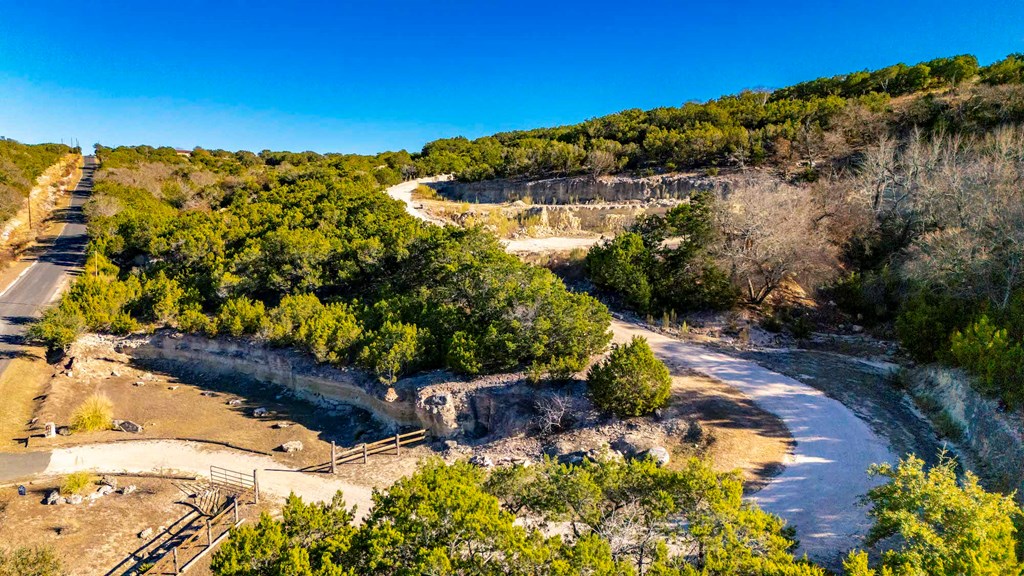 157 McCullough Ranch Road Kerrville, TX 78028 - Photo 7 of 75