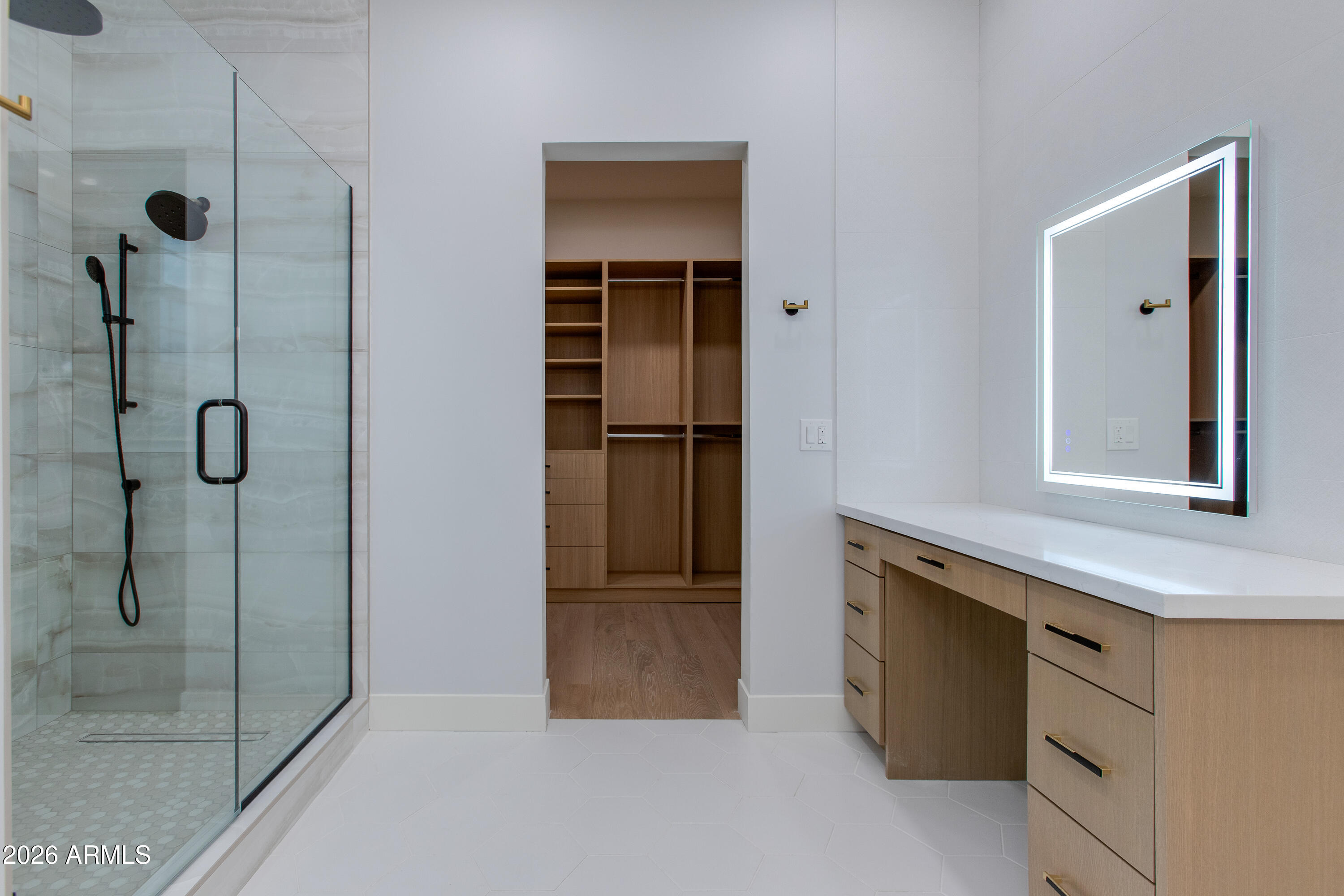 3834 North 34th Street Phoenix, AZ 85018 - Photo 16 of 24 Guest Bath