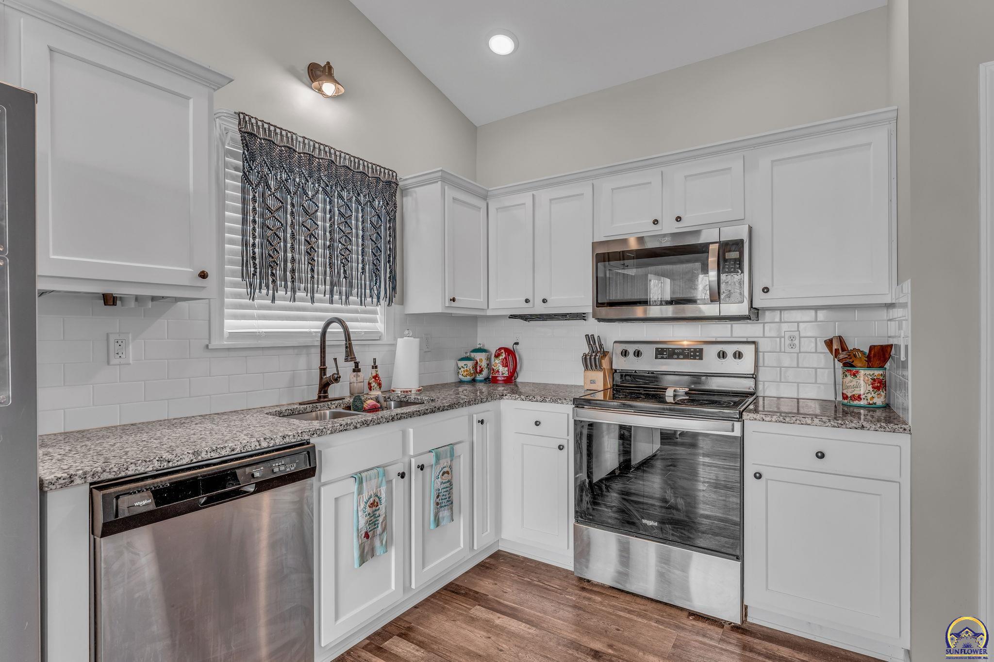 905 East Front Street Perry, KS 66073 - Photo 11 of 33