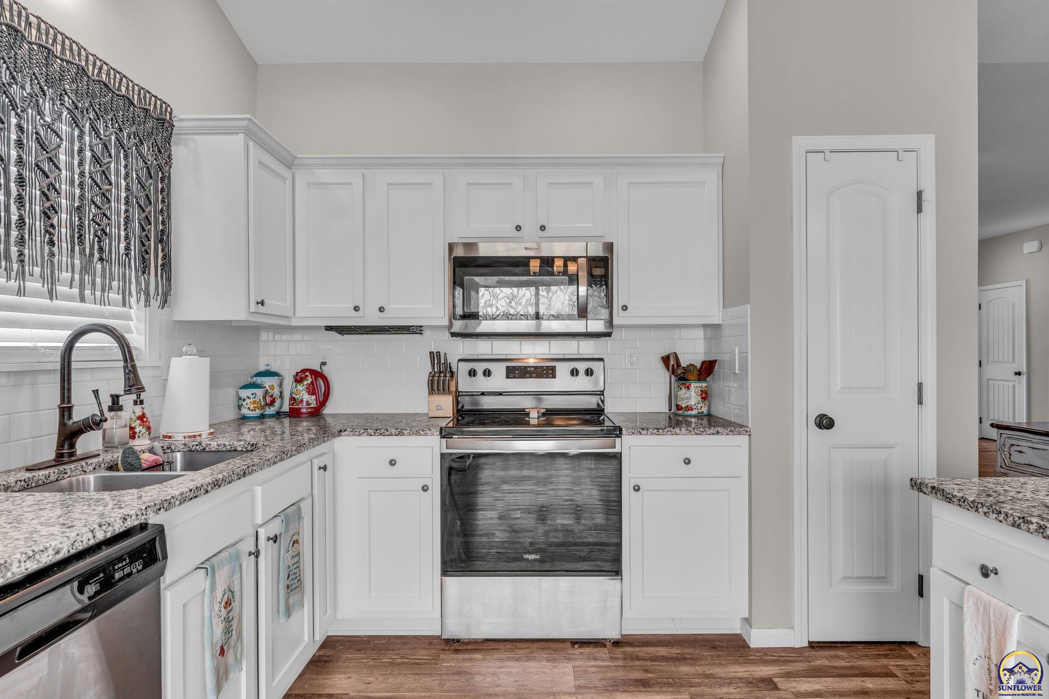 905 East Front Street Perry, KS 66073 - Photo 12 of 33