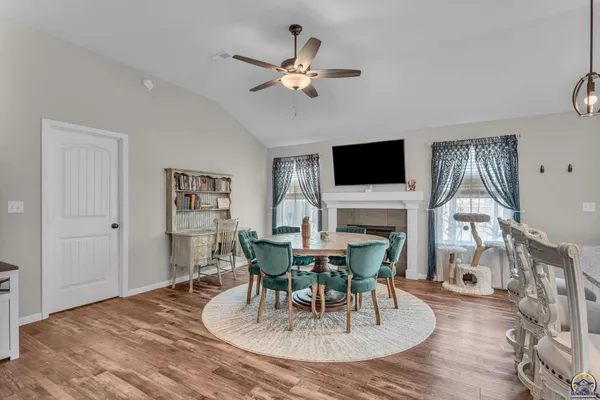 $305,900 | 905 East Front Street, Perry, KS 66073