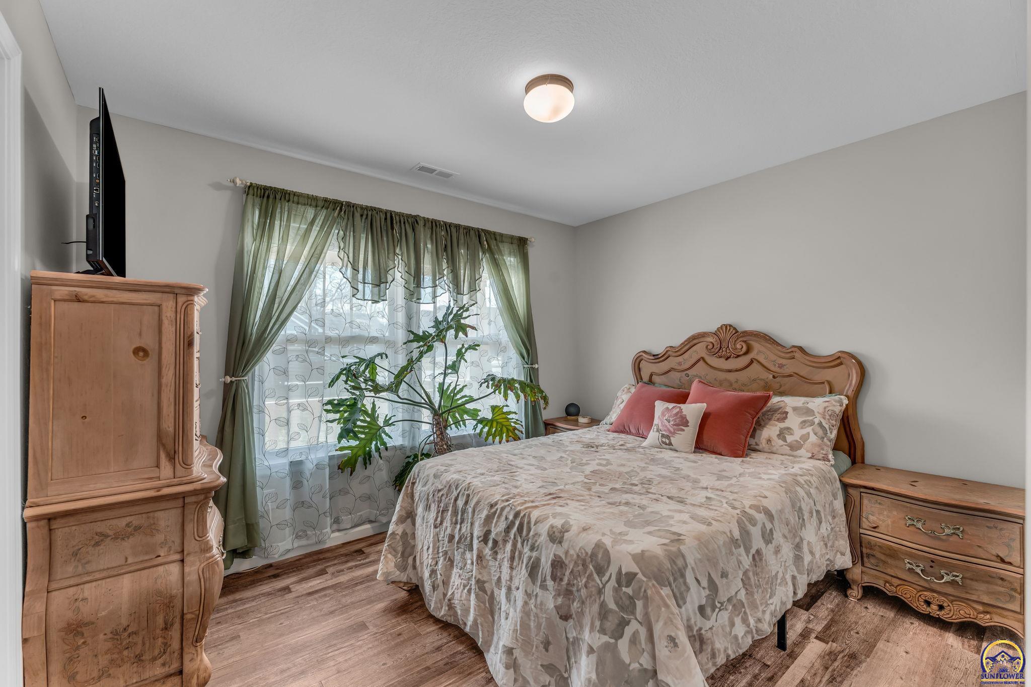 905 East Front Street Perry, KS 66073 - Photo 21 of 33