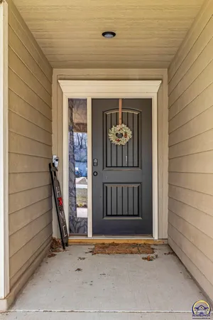 $305,900 | 905 East Front Street, Perry, KS 66073