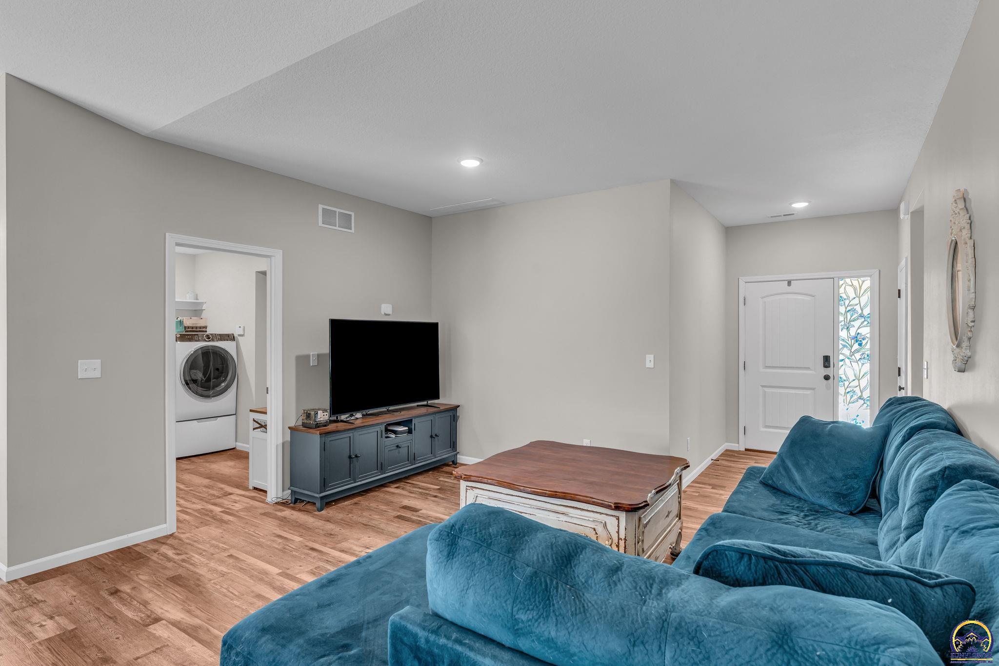 905 East Front Street Perry, KS 66073 - Photo 7 of 33