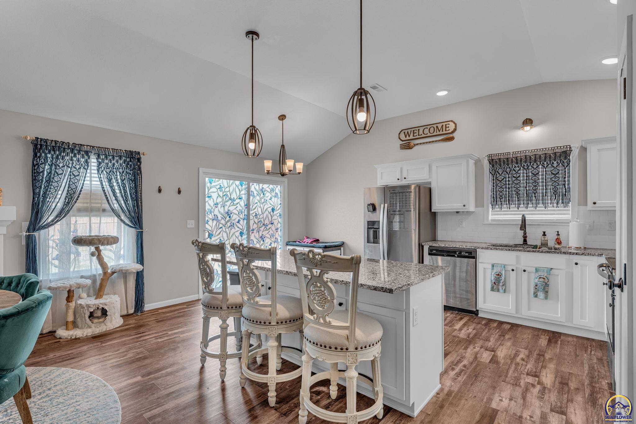 905 East Front Street Perry, KS 66073 - Photo 8 of 33