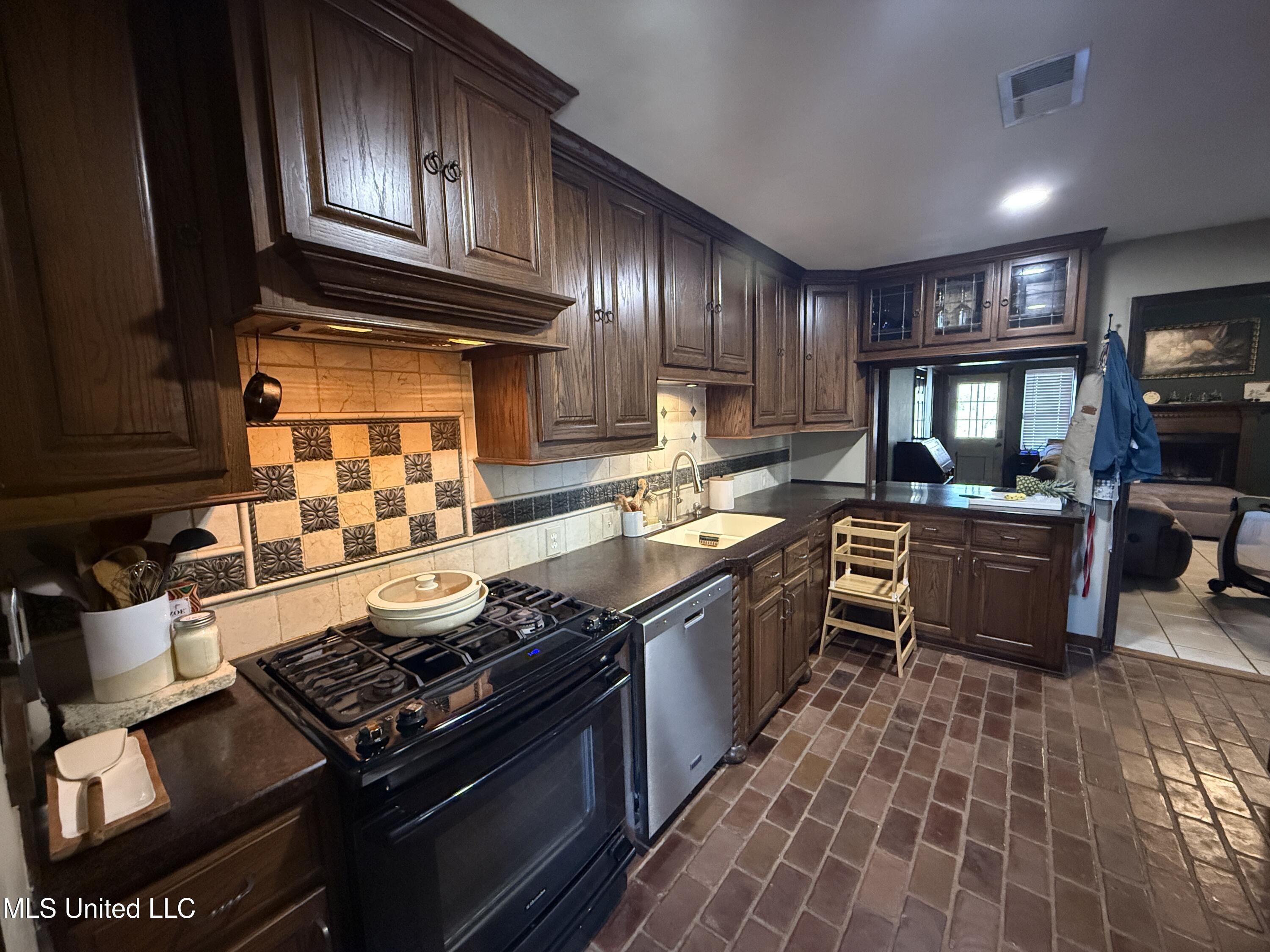 2213 North Street Gulfport, MS 39507 - Photo 8 of 33 IMG_0241