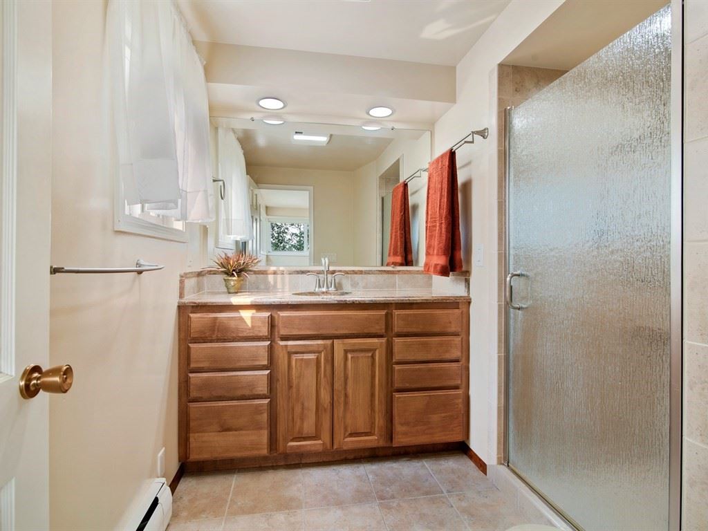 10018 North Huntington Road Spokane, WA 99218 - Photo 11 of 20