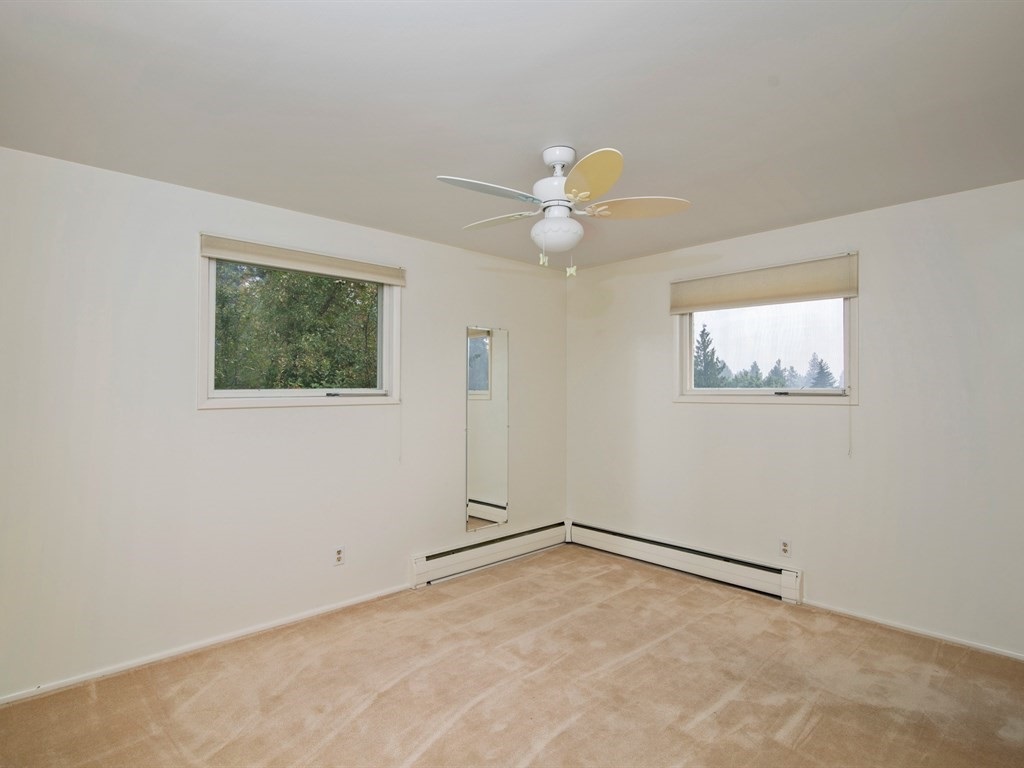 10018 North Huntington Road Spokane, WA 99218 - Photo 12 of 20