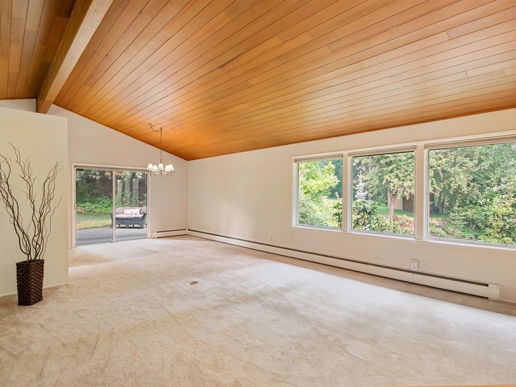 10018 North Huntington Road Spokane, WA 99218 - Photo 5 of 20