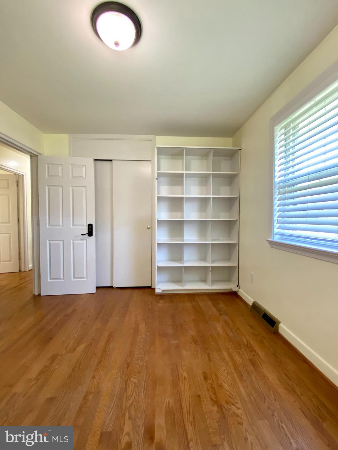 12007 Rocking Horse Road Rockville, MD 20852 - Photo 16 of 35 Room 3