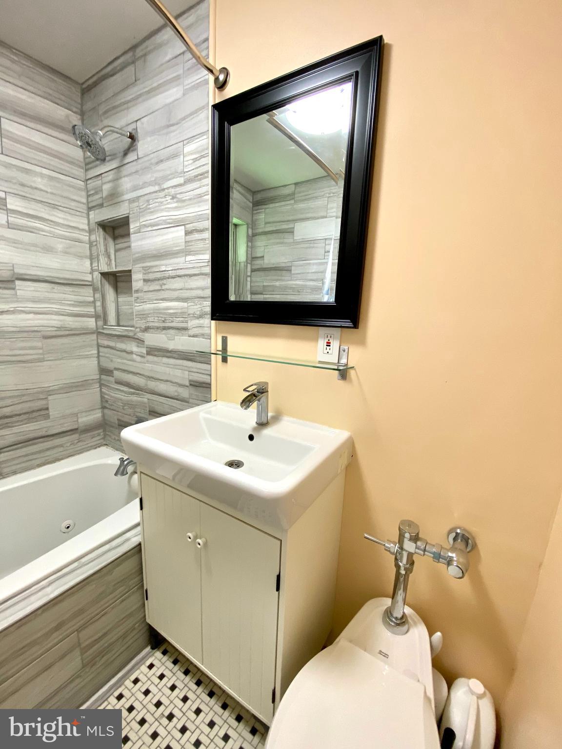 12007 Rocking Horse Road Rockville, MD 20852 - Photo 19 of 35 Bathroom Level 1