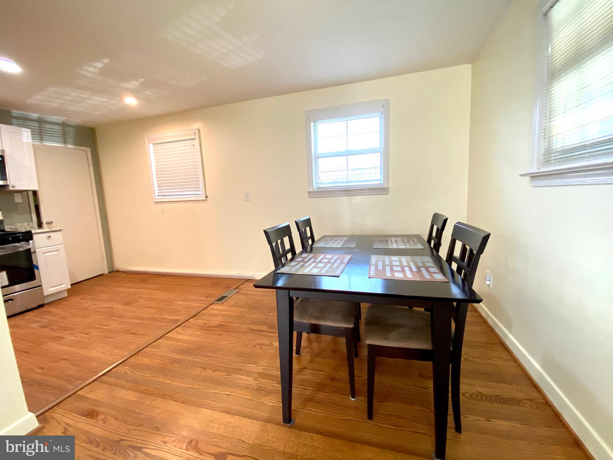 12007 Rocking Horse Road Rockville, MD 20852 - Photo 20 of 35 Dinning Area