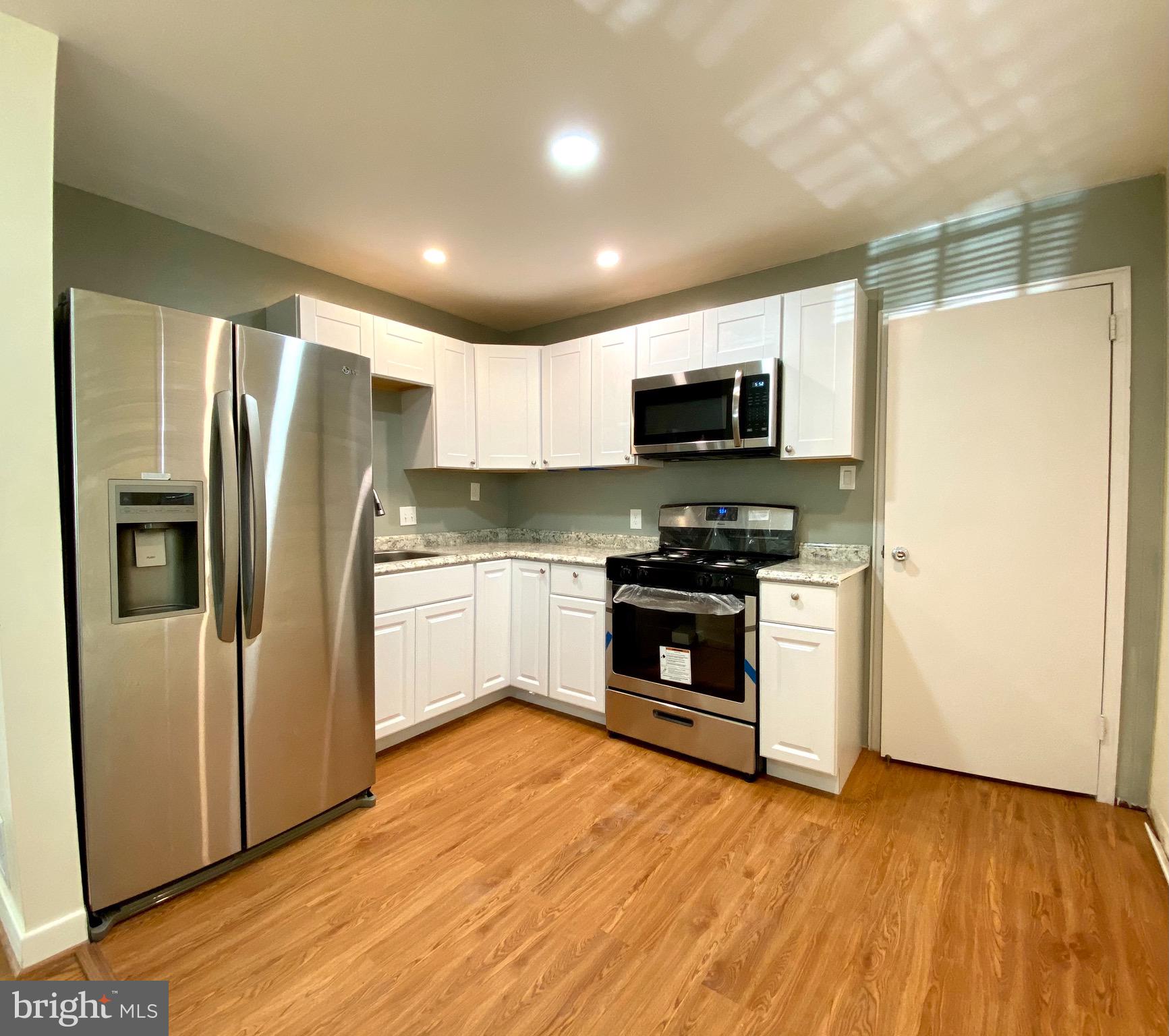 12007 Rocking Horse Road Rockville, MD 20852 - Photo 22 of 35 Kitchen