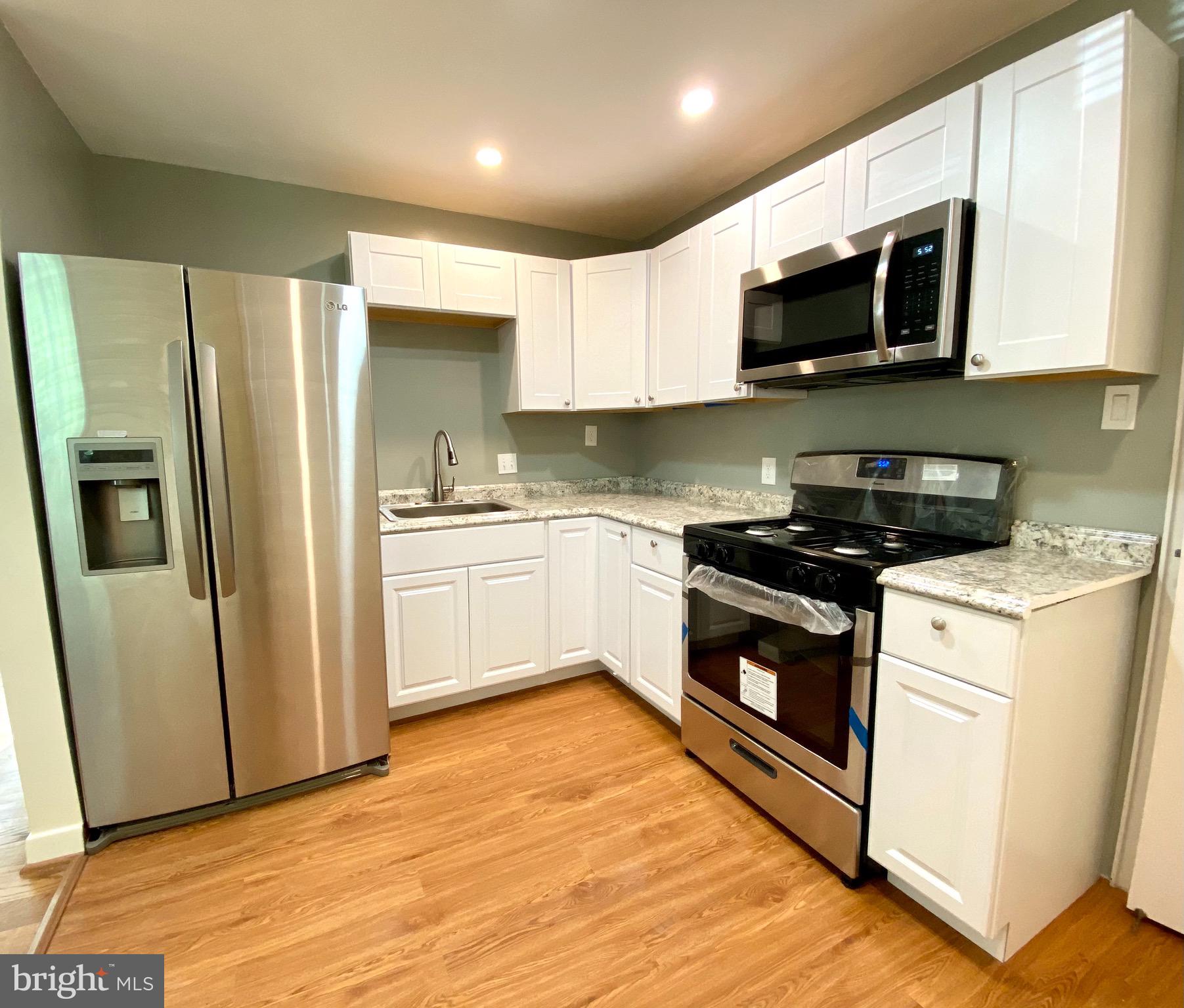 12007 Rocking Horse Road Rockville, MD 20852 - Photo 23 of 35 Kitchen