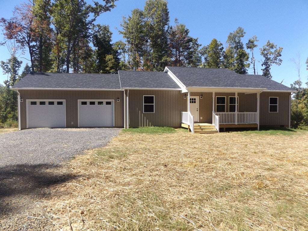 1103 Deer Ridge Road Hillsville, VA 24343 - Photo 2 of 18 Gallery Image 2