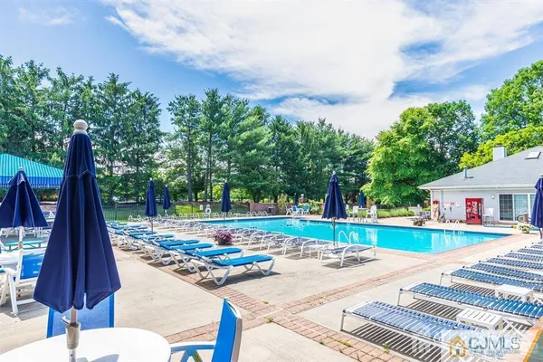 $469,000 | 13 Albury Way, North Brunswick, NJ 08902