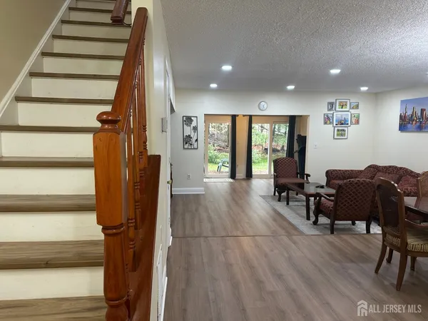 $469,000 | 13 Albury Way, North Brunswick, NJ 08902