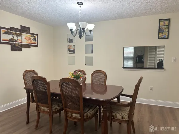 $469,000 | 13 Albury Way, North Brunswick, NJ 08902