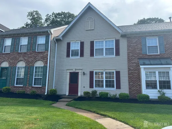$469,000 | 13 Albury Way, North Brunswick, NJ 08902
