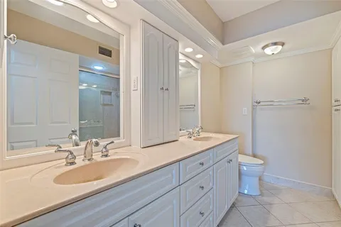 a view of walk in closet