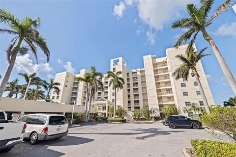 $600,000 | 6105 Bahia Del Mar Circle, Unit 384, St. Petersburg, FL 33715