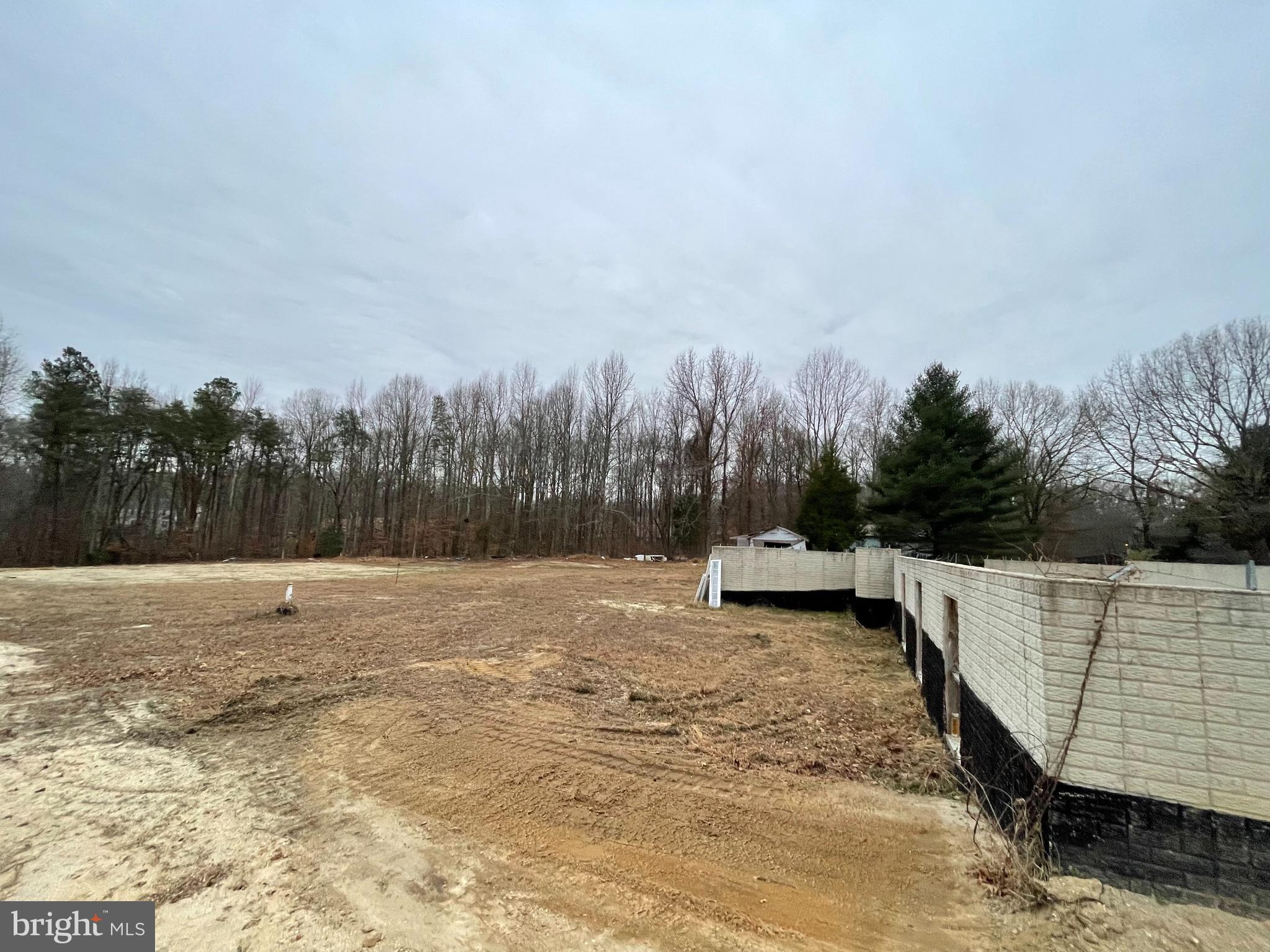 3875 Hunting Creek Road Huntingtown, MD 20639 - Photo 8 of 15 Usable and flat backyard!