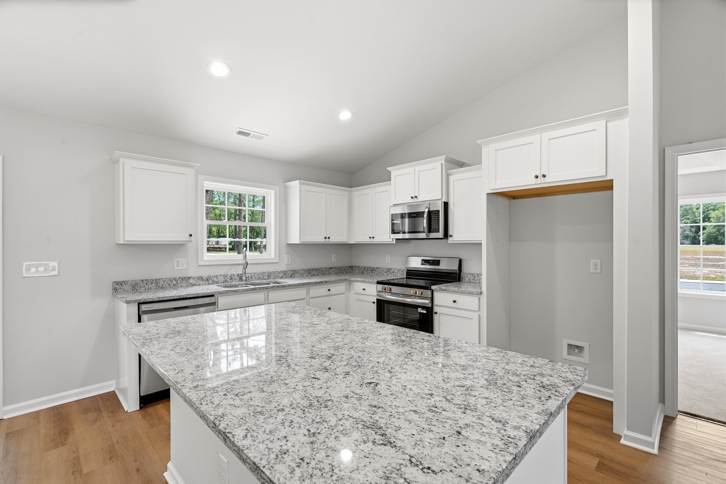 14 Bennington Court Georgetown, SC 29440 - Photo 5 of 30