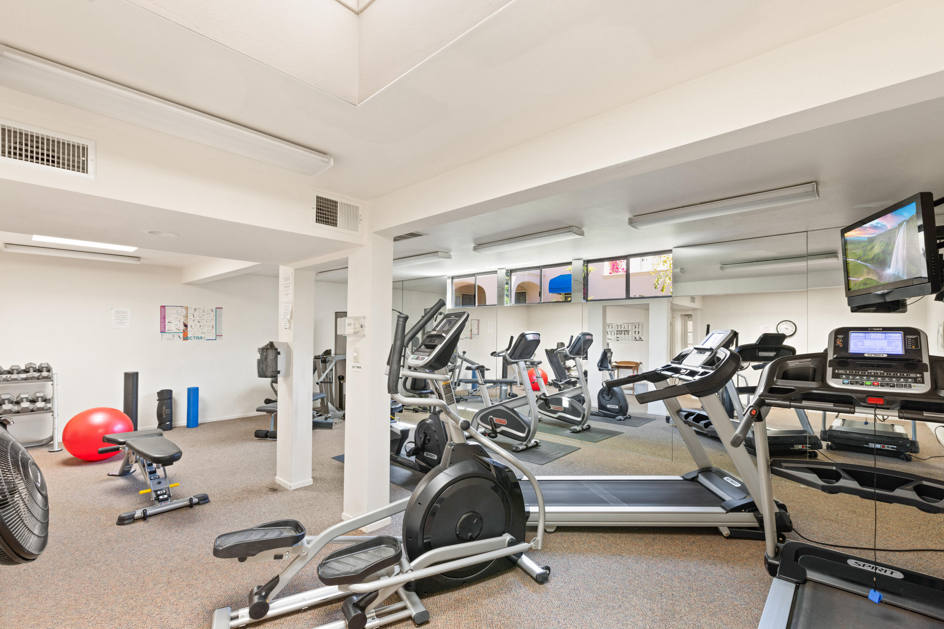 500 East Amado Road, Unit 613 Palm Springs, CA 92262 - Photo 26 of 28 a view of a room with gym equipment