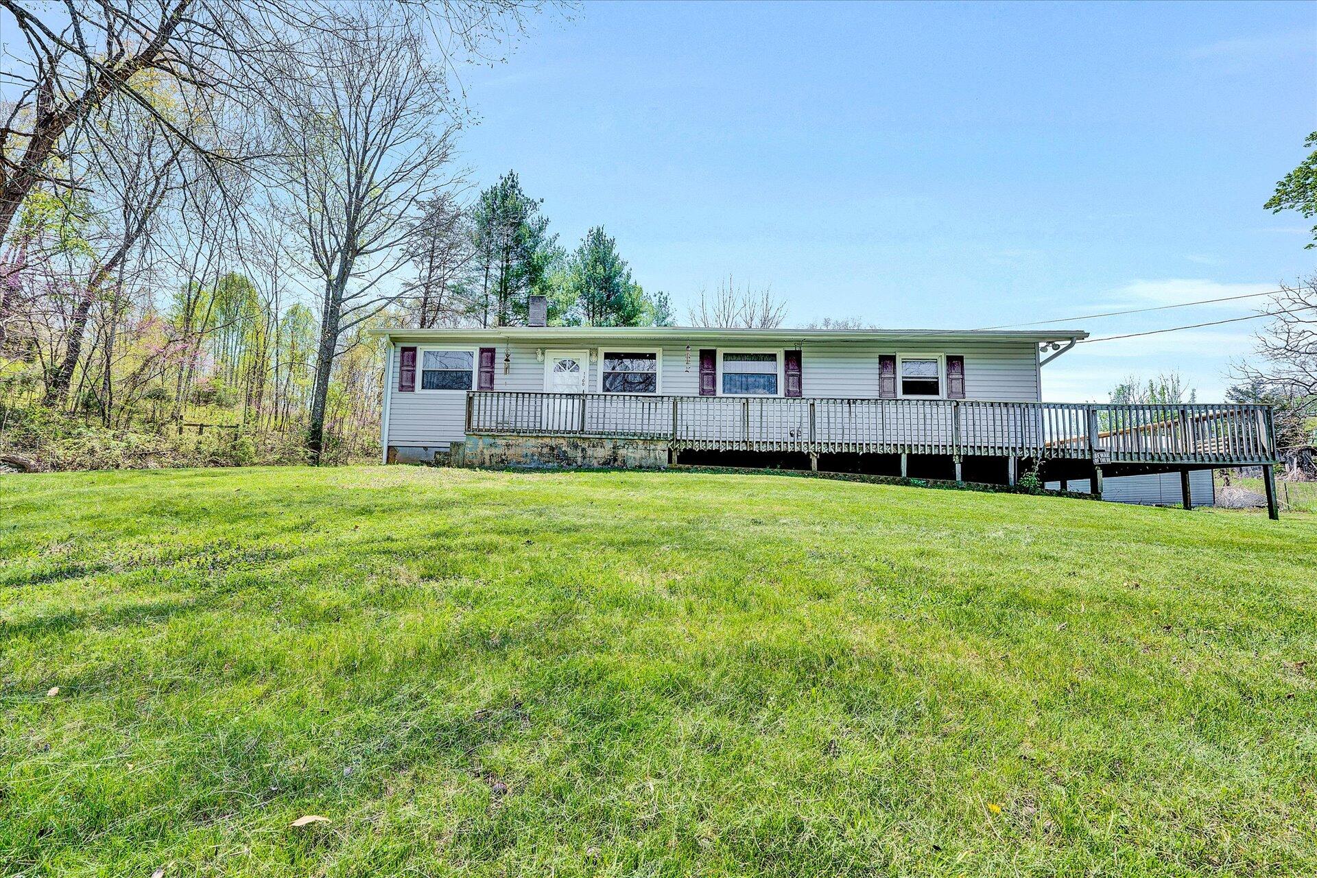 1100 Mountain Valley Road Buchanan, VA 24066 - Photo 1 of 21 01-DSC00157