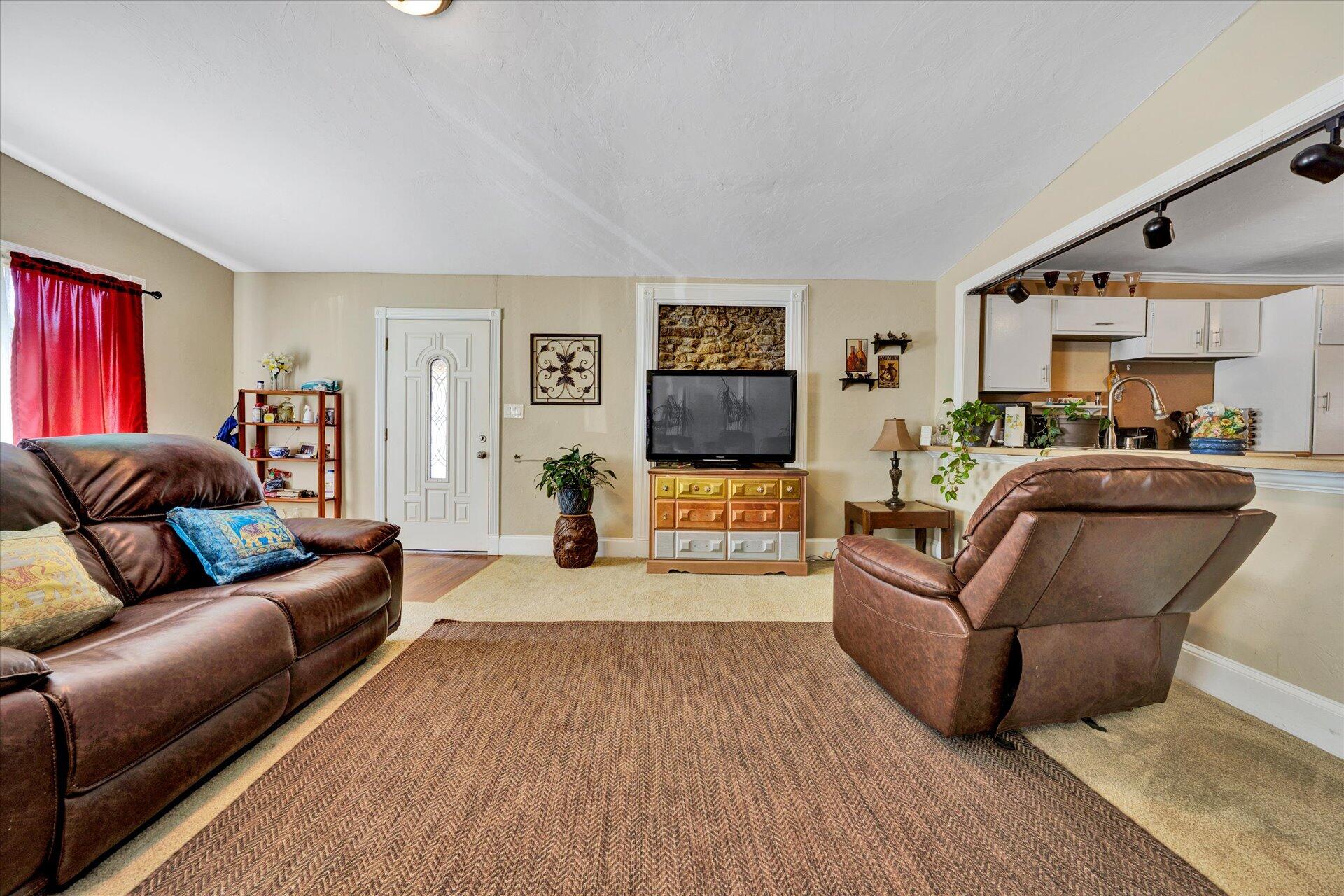 1100 Mountain Valley Road Buchanan, VA 24066 - Photo 5 of 21 05-DSC00118