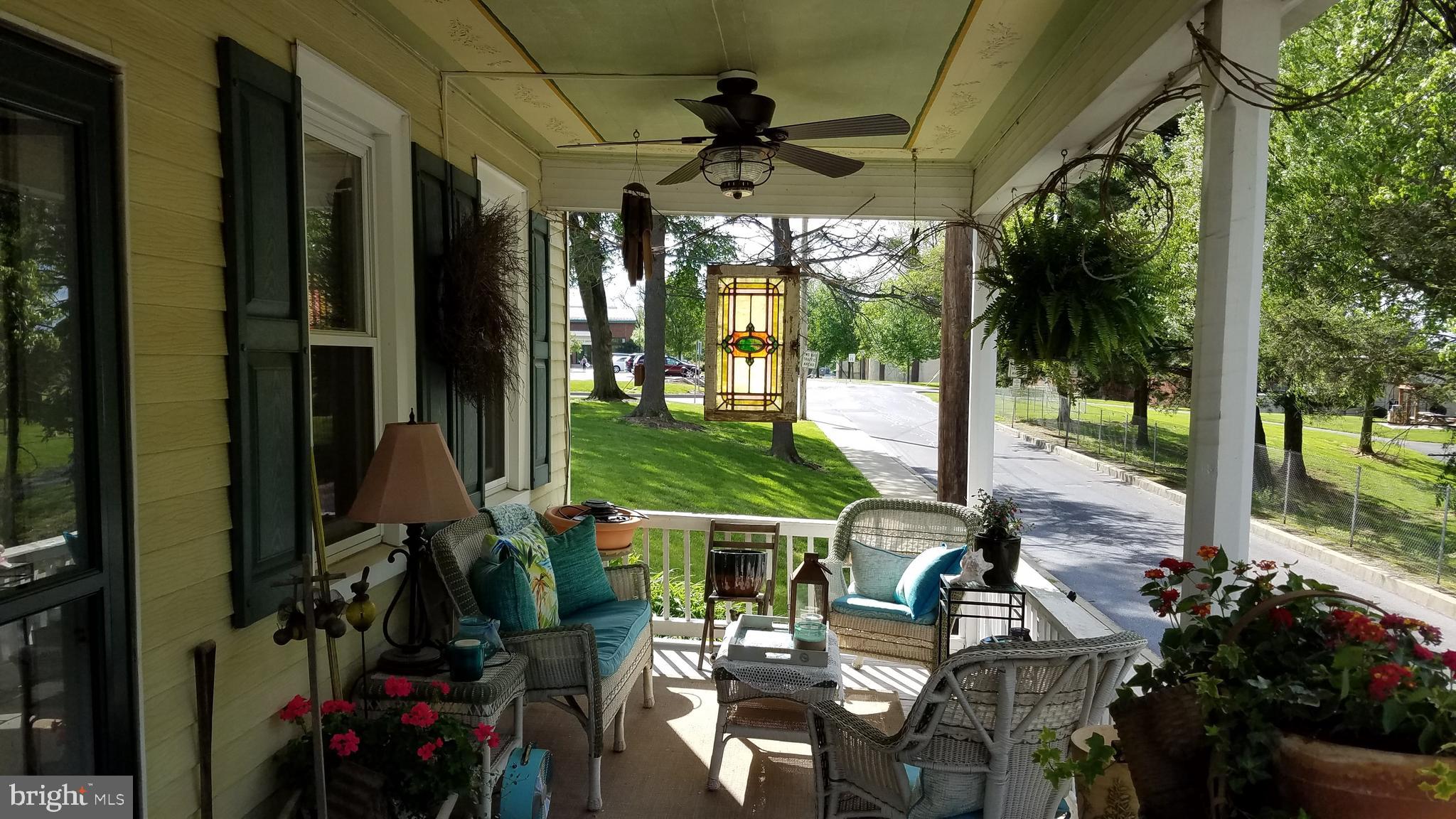 36 Maple Street Lititz, PA 17543 - Photo 4 of 49