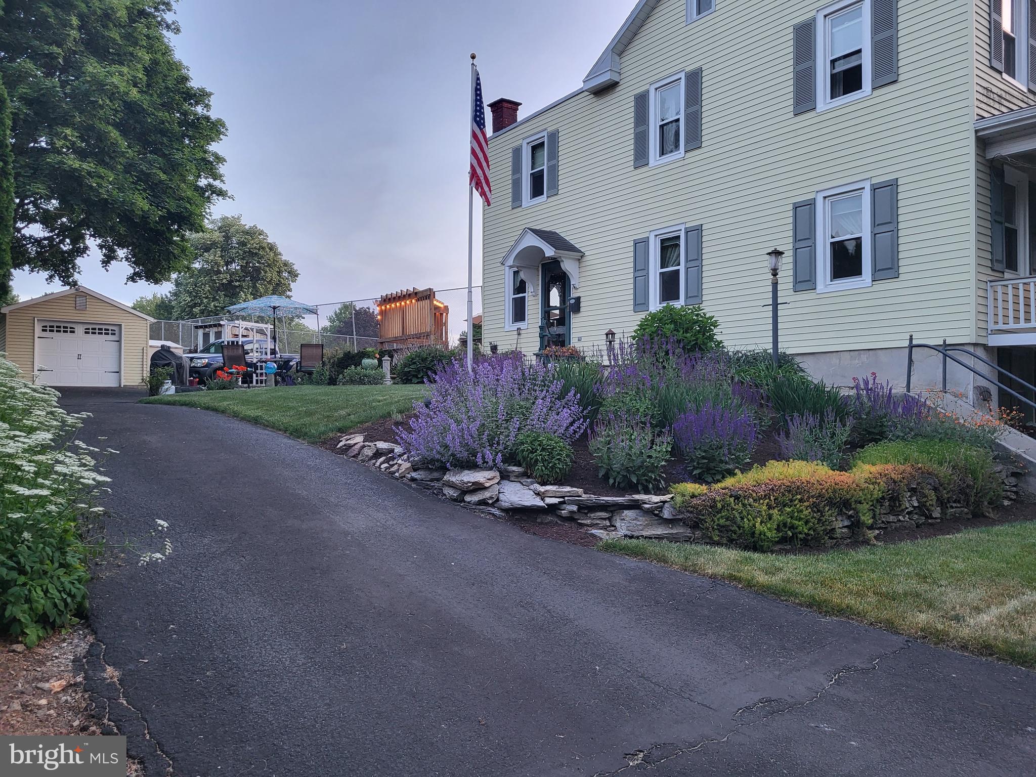 36 Maple Street Lititz, PA 17543 - Photo 5 of 49