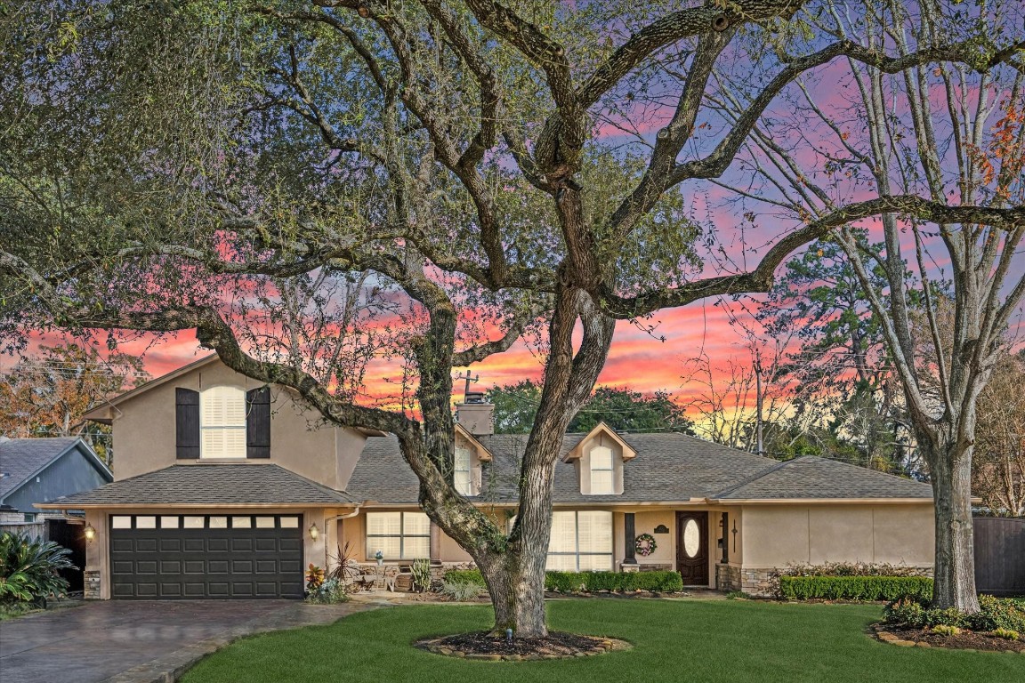 1502 Adkins Road Houston, TX 77055 - Photo 32 of 35 front view of a house with a yard