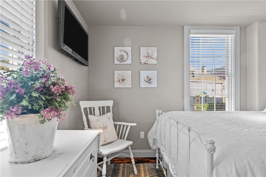 70 Mill Street Newport, RI 02840 - Photo 37 of 50 Guest Bedroom (3) located on corner of home allow for natural light.