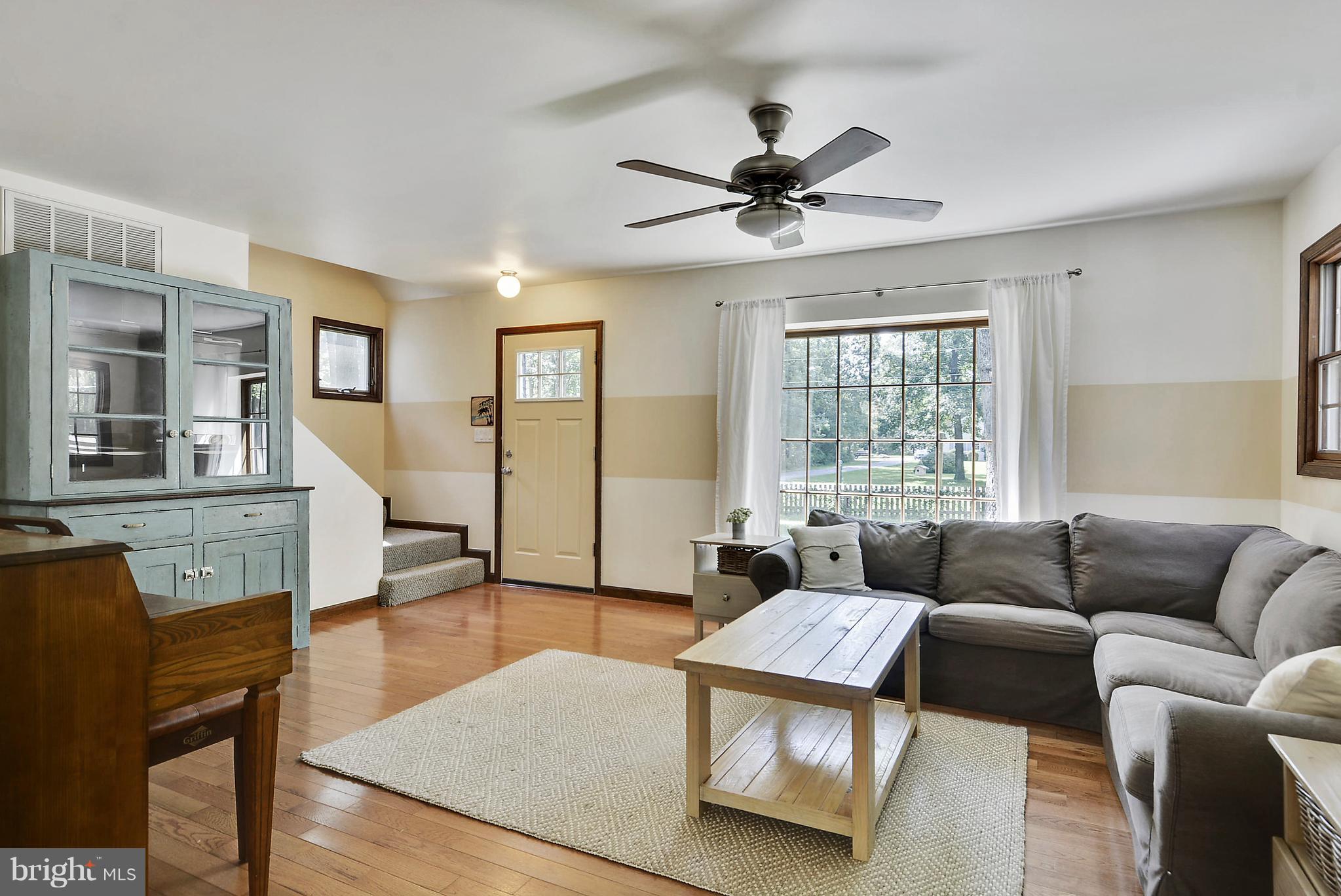 369 Wicomico Road Stevensville, MD 21666 - Photo 12 of 27 Living Room