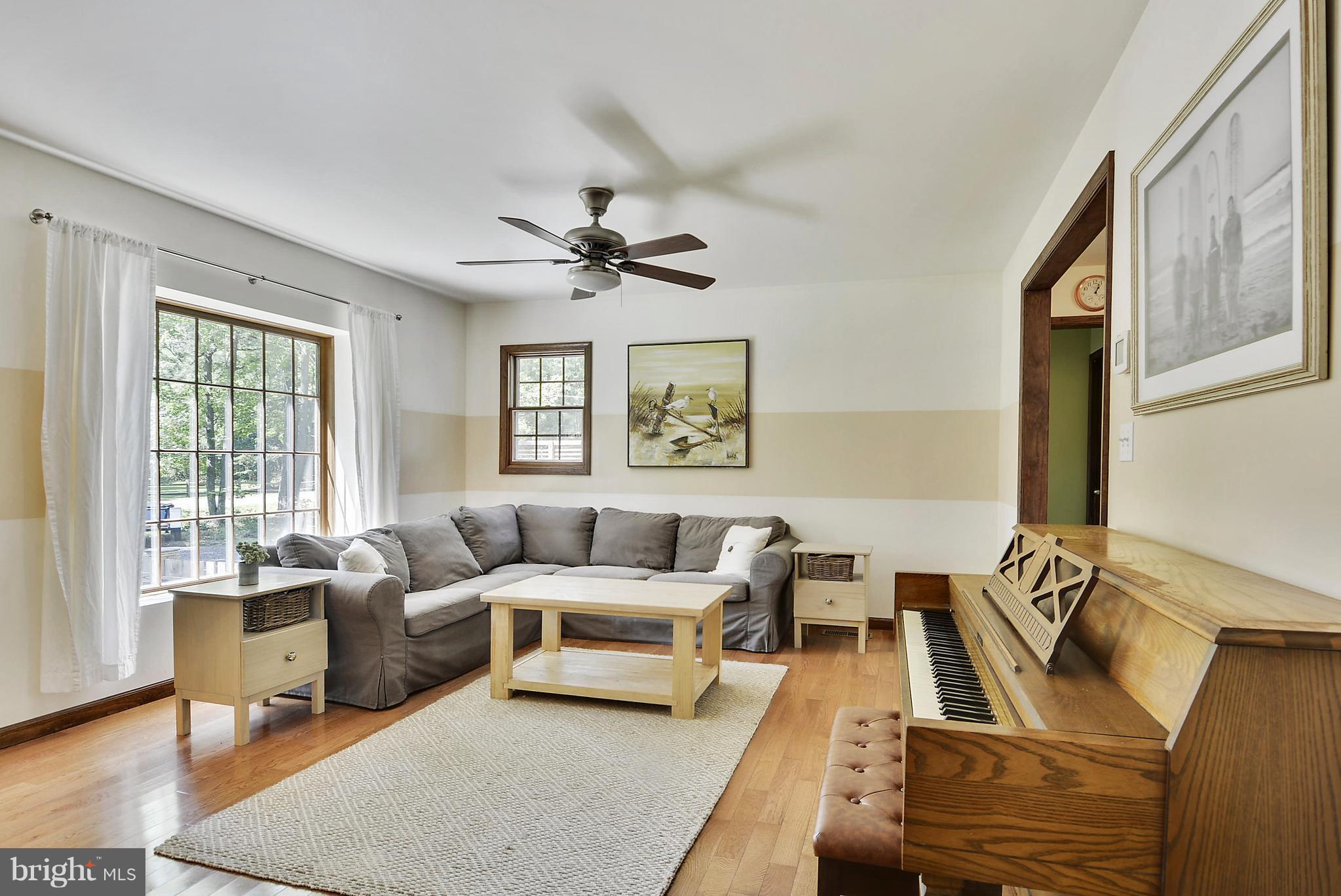 369 Wicomico Road Stevensville, MD 21666 - Photo 13 of 27 Living Room