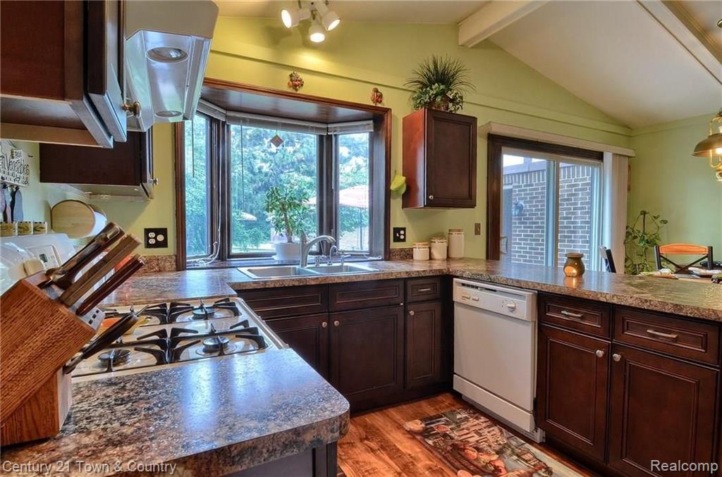 69 Rose Brier Drive Rochester Hills, MI 48309 - Photo 7 of 27