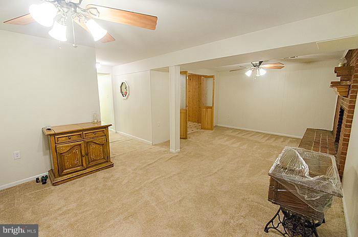 528 Manor Road Severna Park, MD 21146 - Photo 16 of 20 Family Room