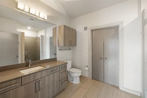$409,990 | 3600 South Lamar Boulevard, Unit 206, Austin, TX 78704